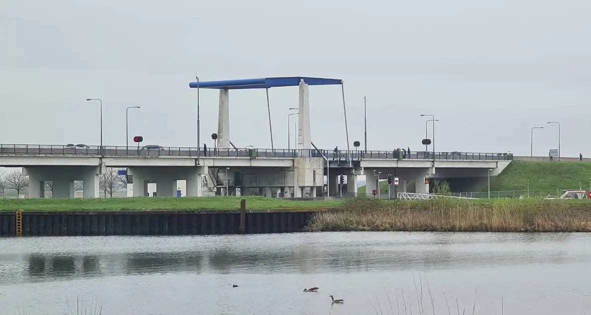 Verkeershinder door storing in brug - Foto 1