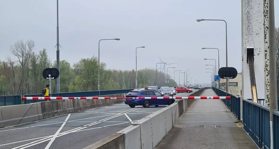 Verkeershinder door storing in brug - Foto 2