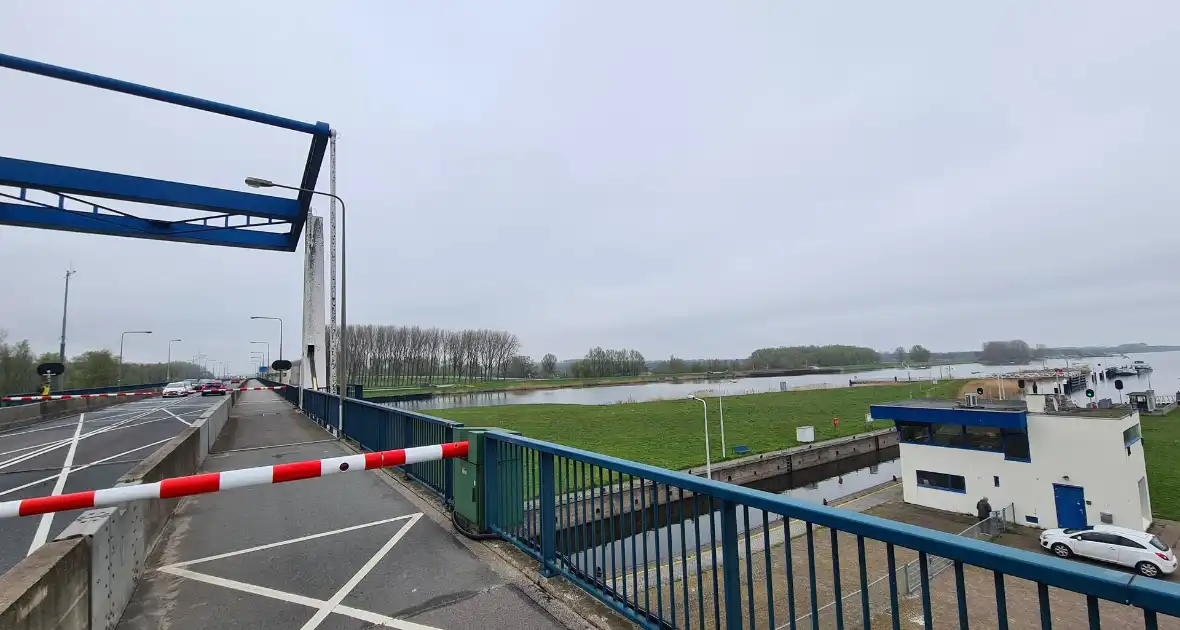 Verkeershinder door storing in brug - Foto 4