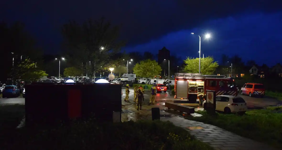 Flinke inzet voor smeulbrand op openbaar toilet - Foto 6