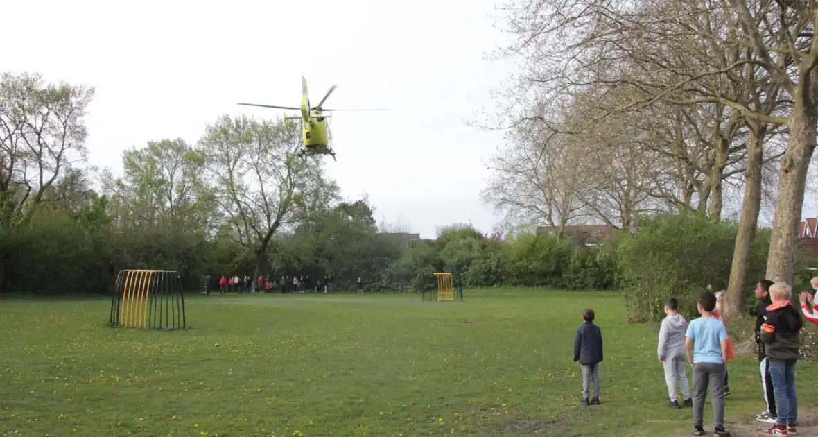 Traumahelikopter ingezet bij medische noodsituatie - Foto 3
