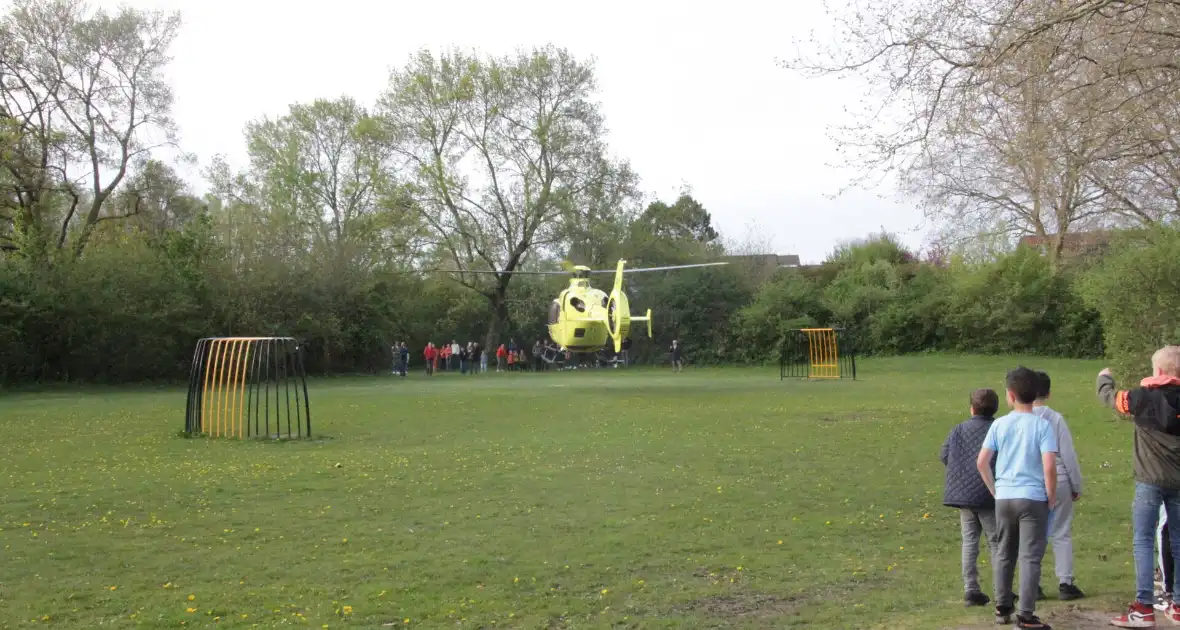 Traumahelikopter ingezet bij medische noodsituatie - Foto 4