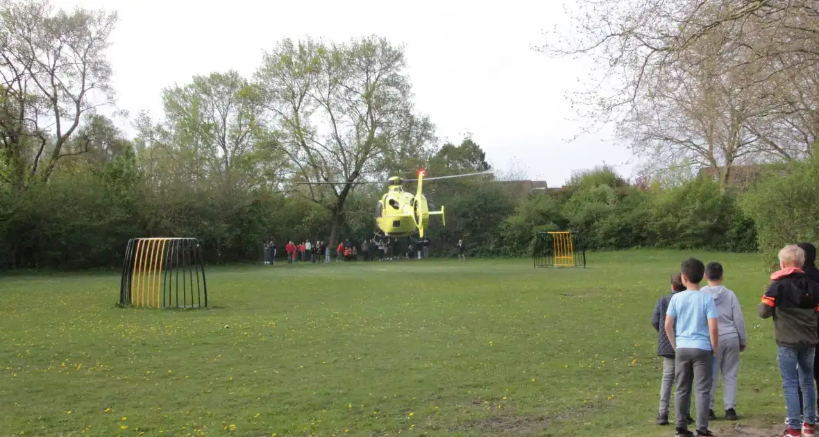Traumahelikopter ingezet bij medische noodsituatie - Foto 5