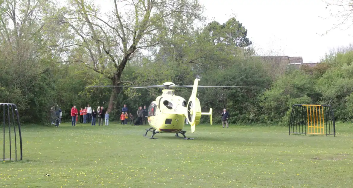 Traumahelikopter ingezet bij medische noodsituatie - Foto 8