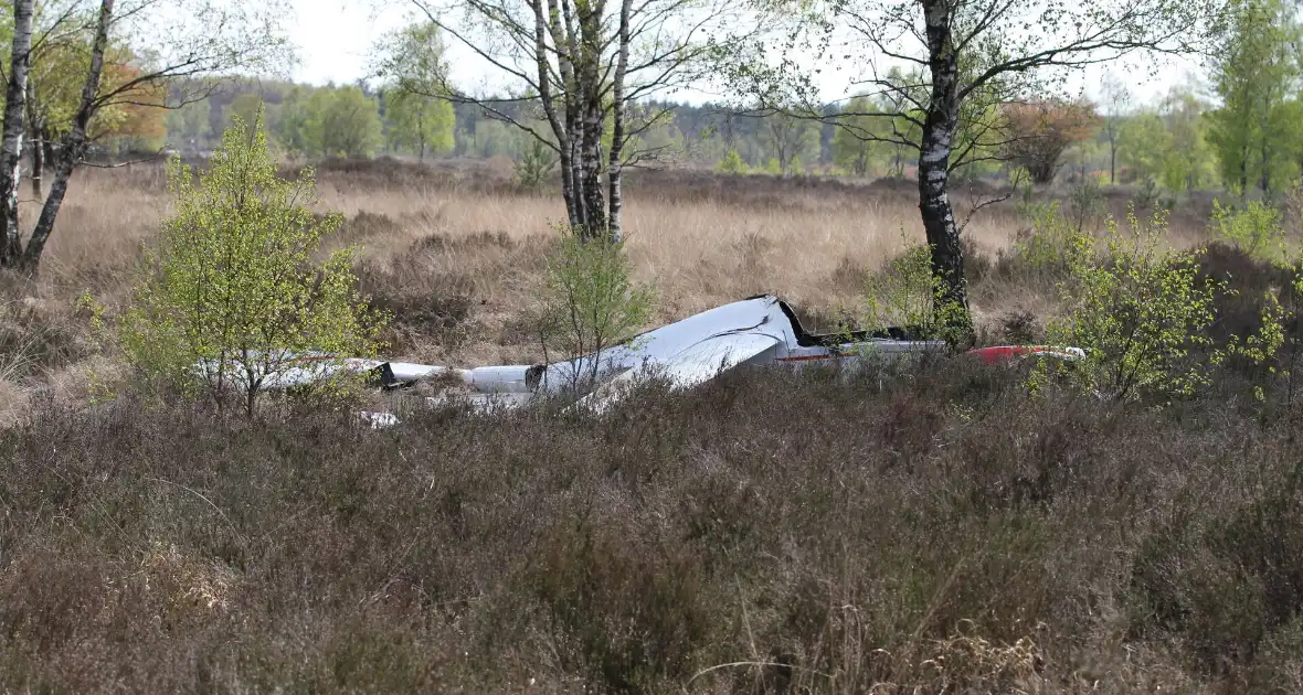 Vrouw (57) omgekomen door ongeluk met zweefvliegtuig - Foto 10