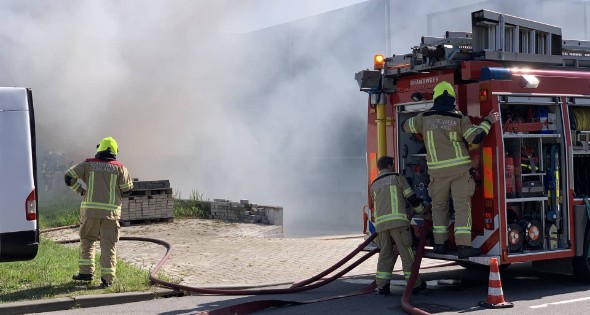 Flinke rookontwikkeling bij brand in haakarm container - Afbeelding 7
