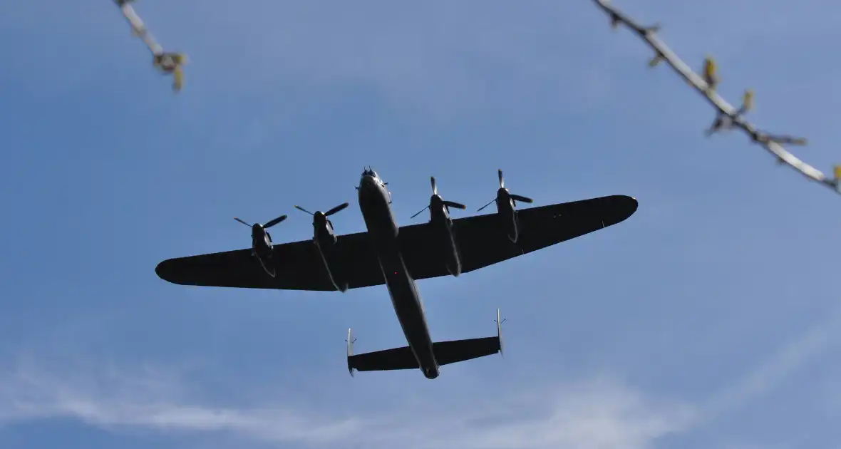 Herdenkingsvlucht Britse Lancaster voor Dodenherdenking