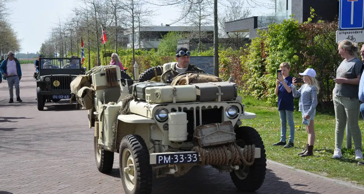 Herdenkingsvlucht Britse Lancaster voor Dodenherdenking - Foto 15