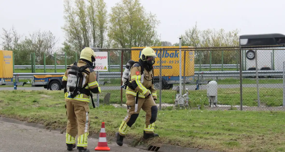 Lekkende LPG installatie bij tankstation - Foto 3