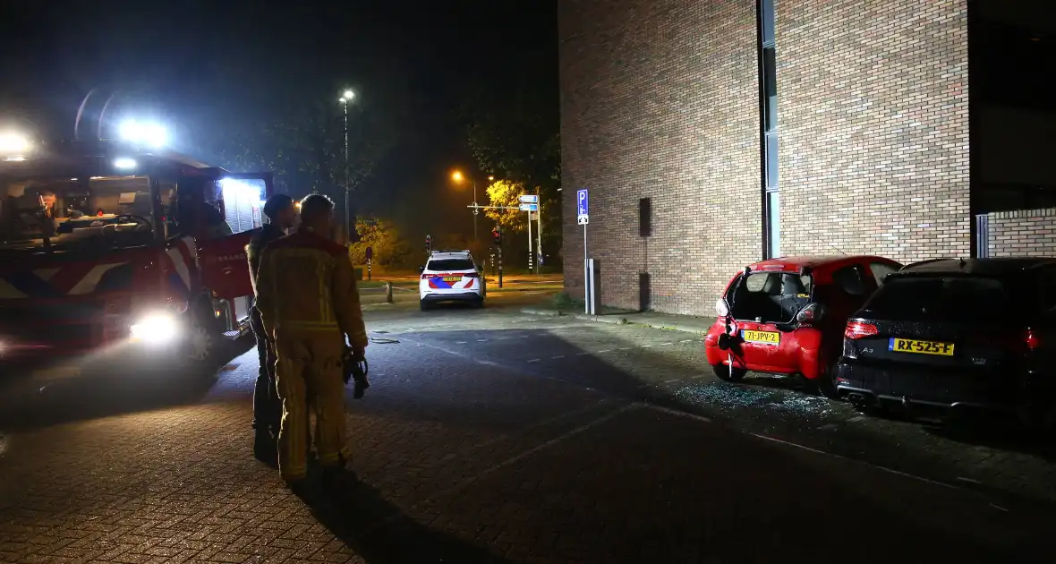 Meerdere voertuigen beschadigd na brand - Foto 6