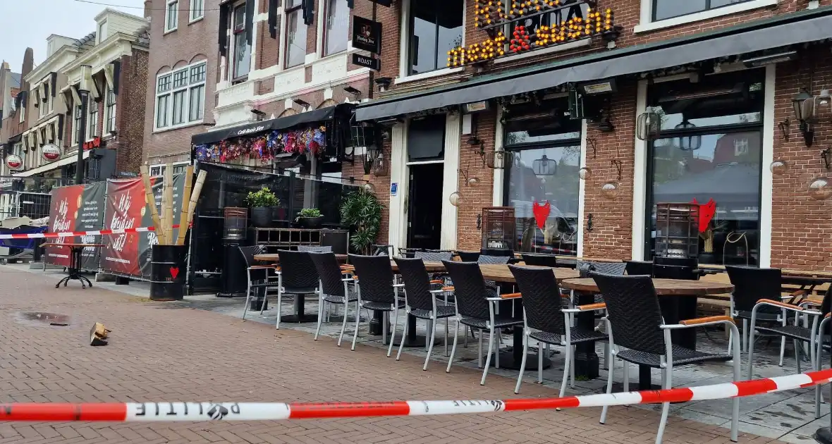 Brandbom tegen horecagelegenheid gegooid - Foto 1