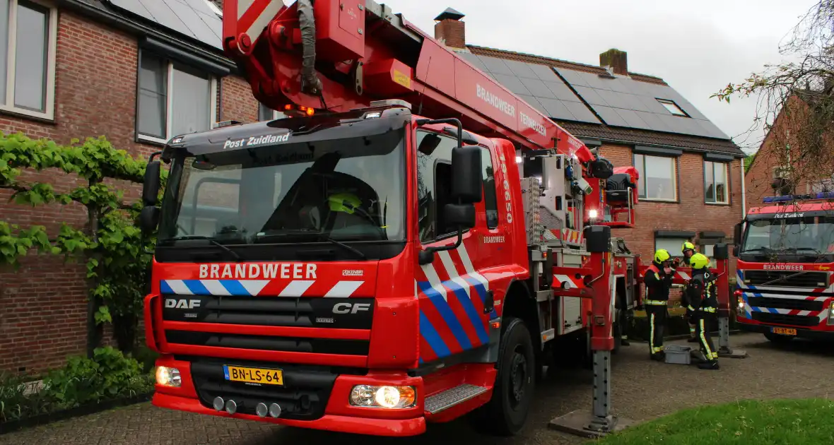 Brand in schoorsteen snel gedoofd - Foto 10