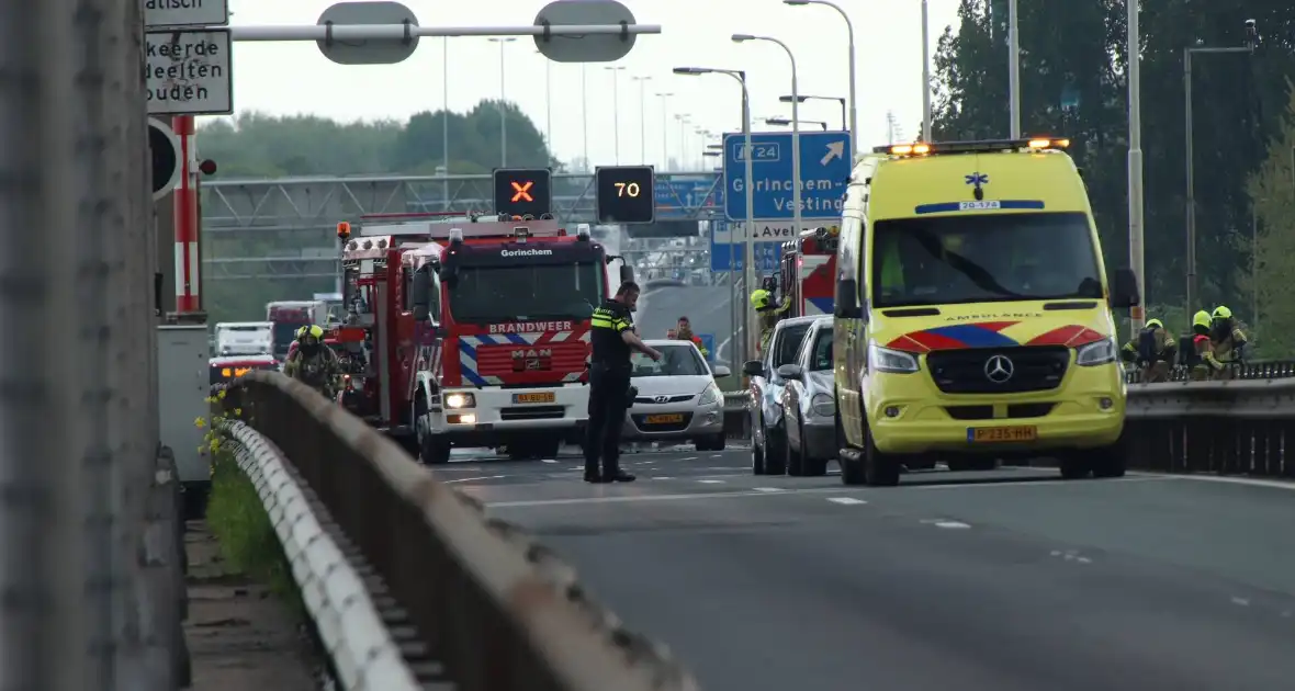 Veel flile en weg afsluiting door autobrand - Foto 7