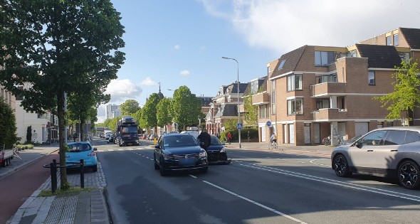 Kop-staart botsing tussen auto's - Afbeelding 2