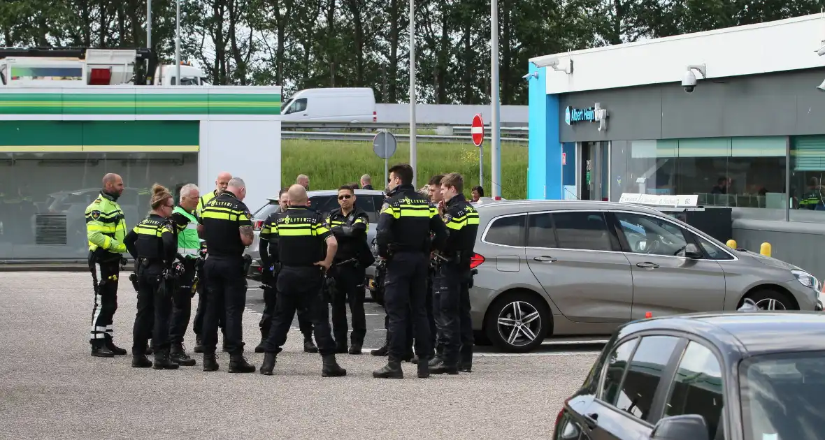 Politie doet onderzoek naar schietpartij BP-tankstation - Foto 14