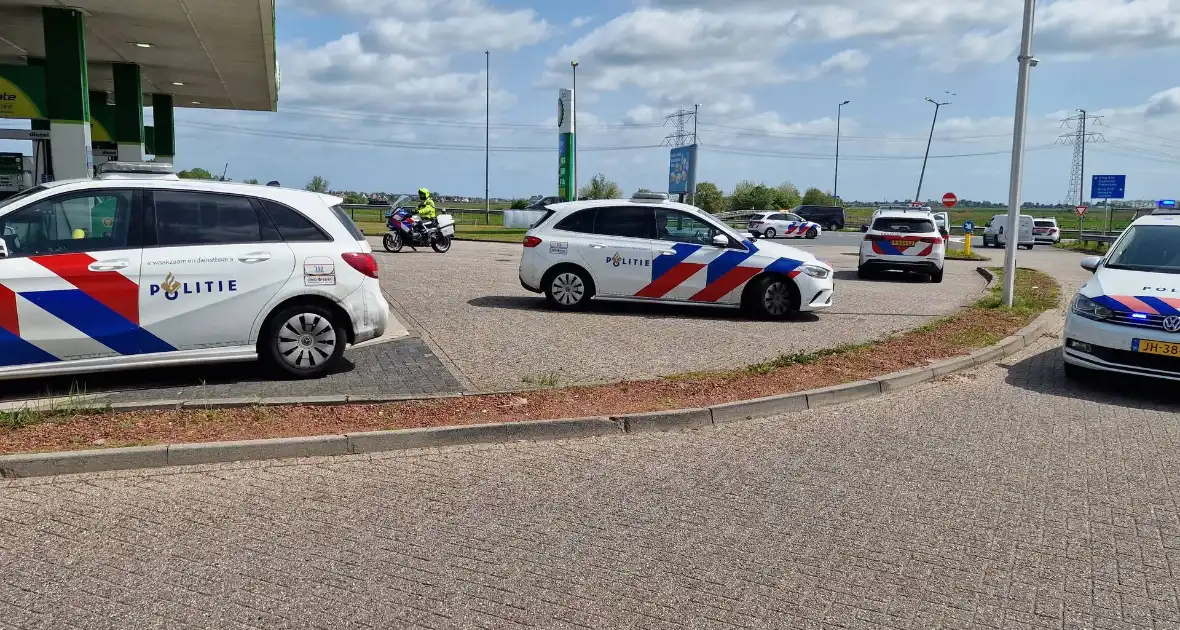 Politie doet onderzoek naar schietpartij BP-tankstation - Foto 3