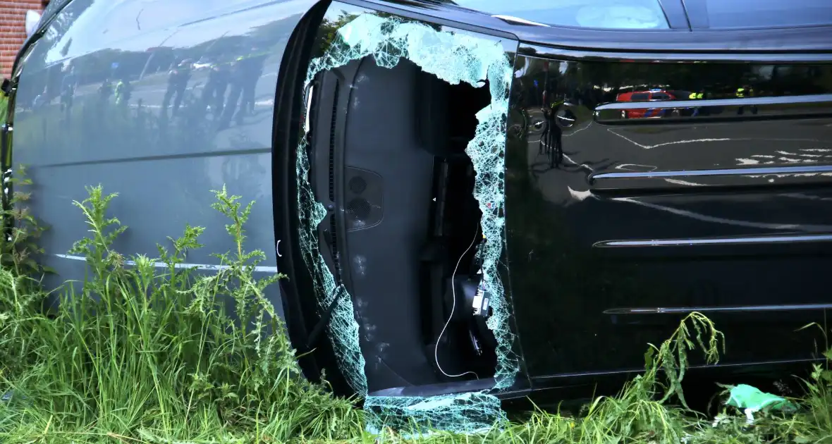 Persoon ernstig gewond bij eenzijdig ongeval - Foto 1