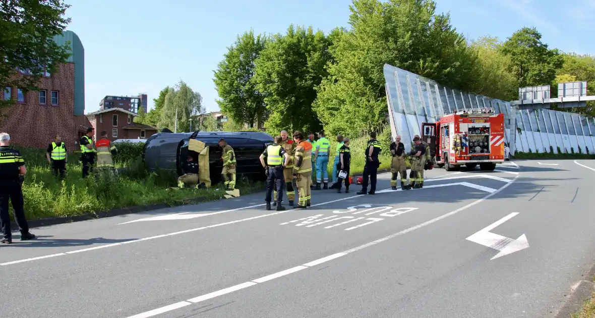 Persoon ernstig gewond bij eenzijdig ongeval - Foto 11