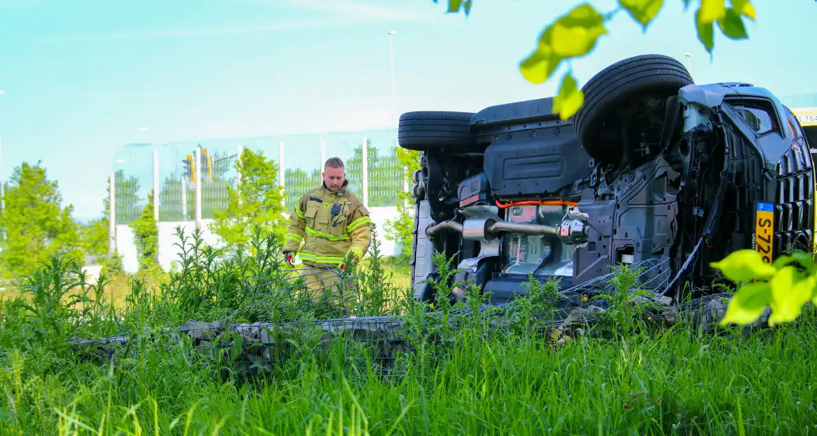 Persoon ernstig gewond bij eenzijdig ongeval - Foto 13