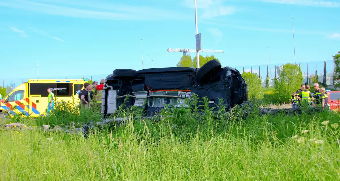 Persoon ernstig gewond bij eenzijdig ongeval - Foto 5