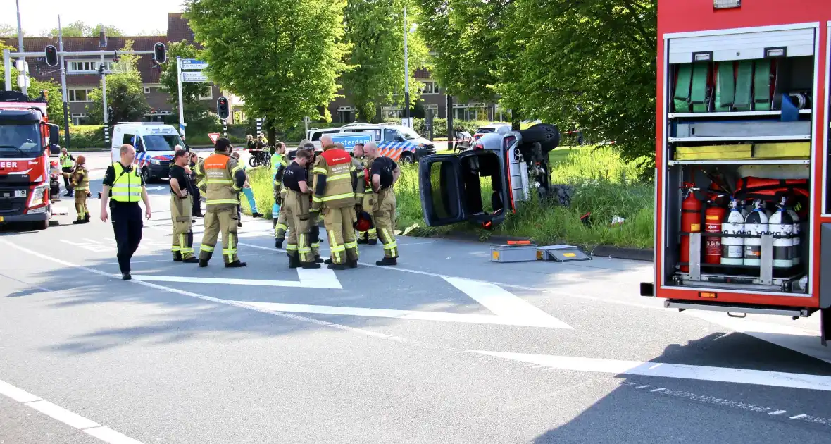 Persoon ernstig gewond bij eenzijdig ongeval - Foto 6