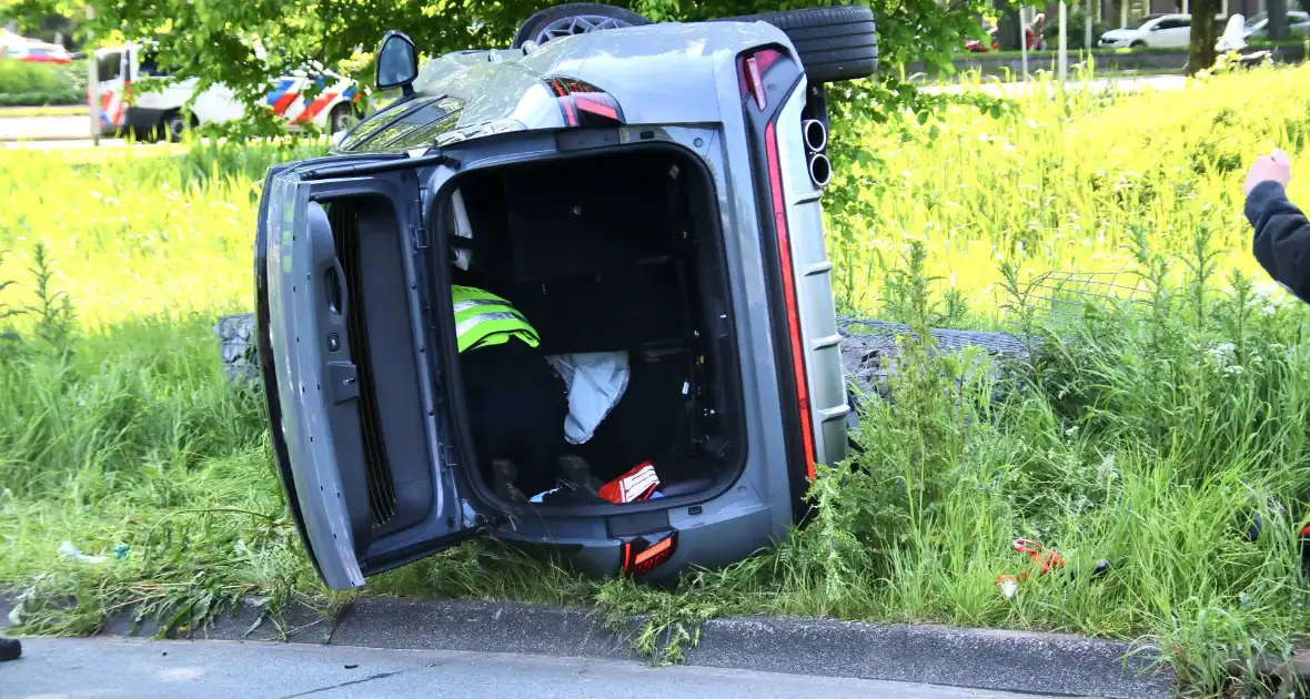 Persoon ernstig gewond bij eenzijdig ongeval - Foto 7