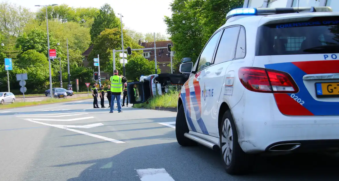 Persoon ernstig gewond bij eenzijdig ongeval - Foto 8