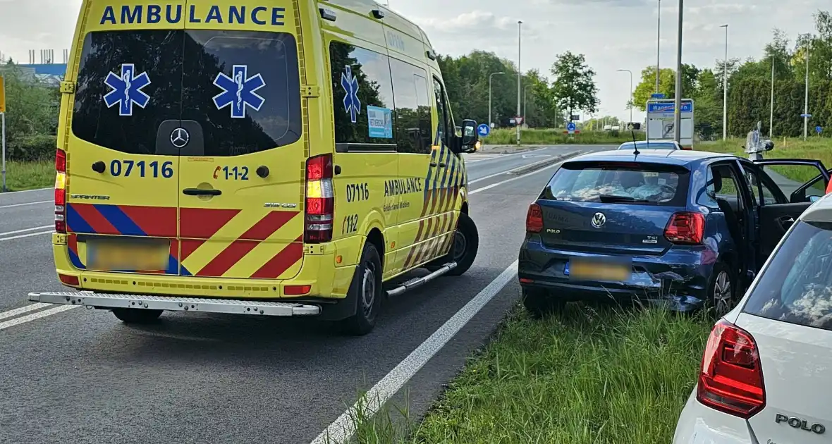 Kinderen nagekeken na kop-staartbotsing - Foto 2