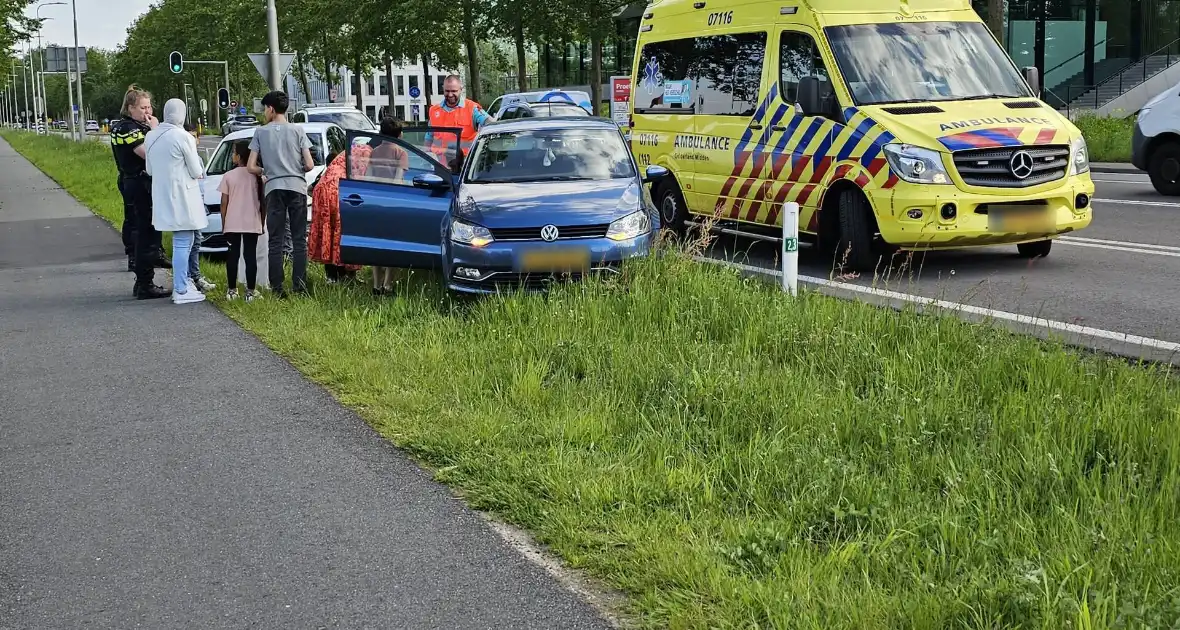 Kinderen nagekeken na kop-staartbotsing - Foto 3