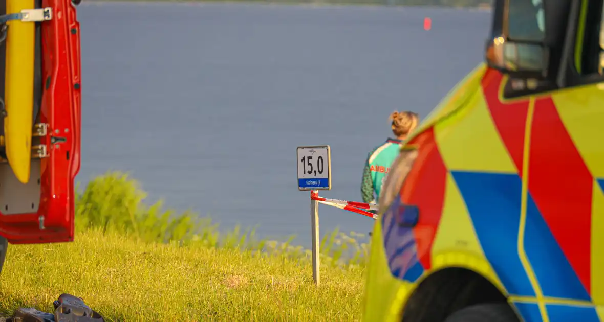 Auto te water Gooimeer een persoon overleden - Foto 7