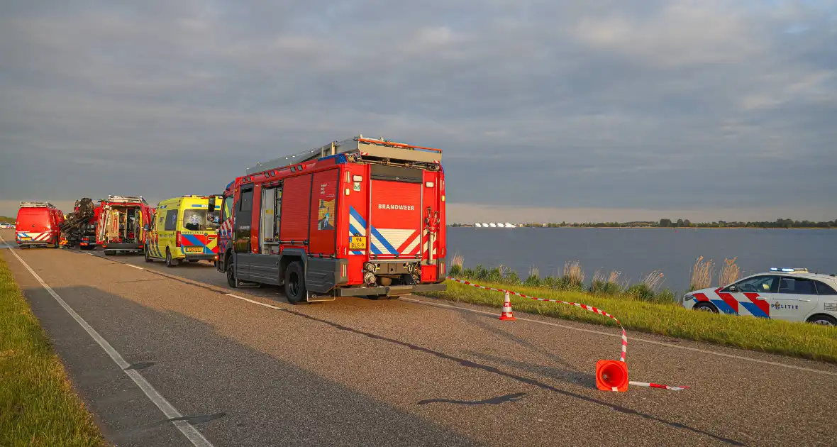 Auto te water Gooimeer een persoon overleden - Foto 8