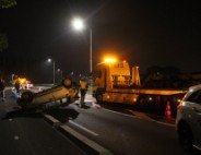 Auto slaat over de kop na eenzijdig ongeval