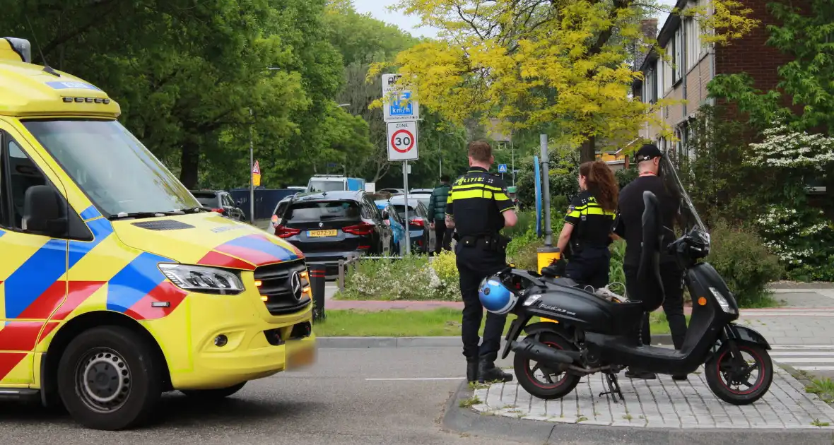 Vrouw gewond bij aanrijding met scooterrijder - Foto 4