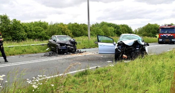Ernstige aanrijding tussen twee voertuigen - Afbeelding 8