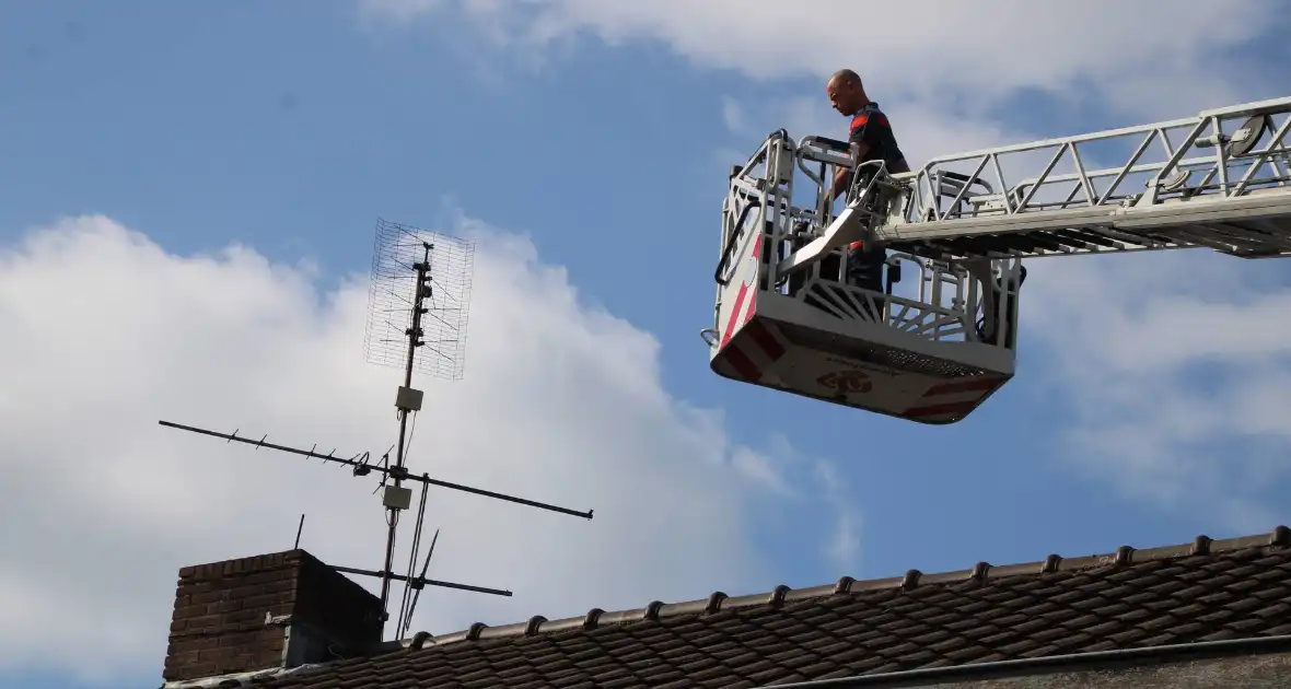 Loshangende antenne zorgt voor brandweer inzet