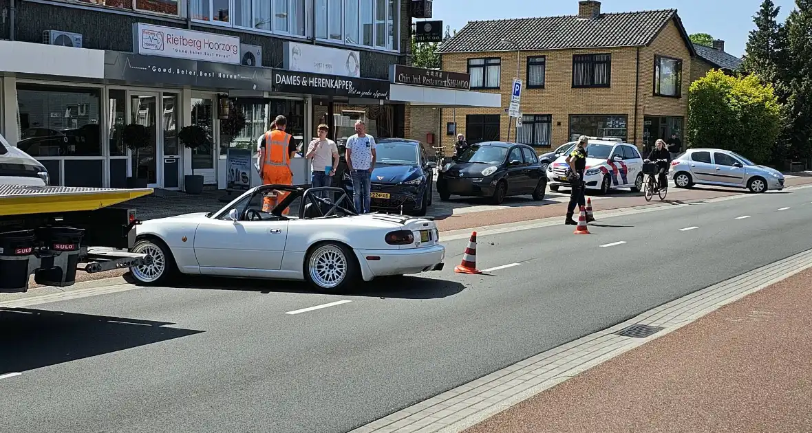 Veel schade bij botsing tussen twee voertuigen