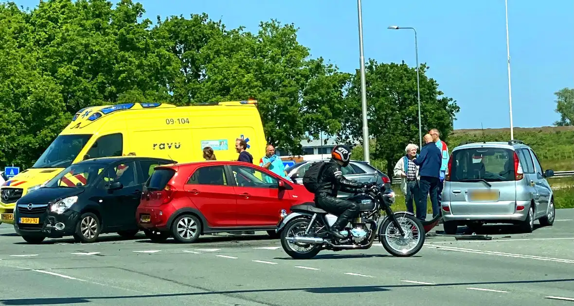 Opnieuw auto-ongeluk op beruchte kruising - Foto 4