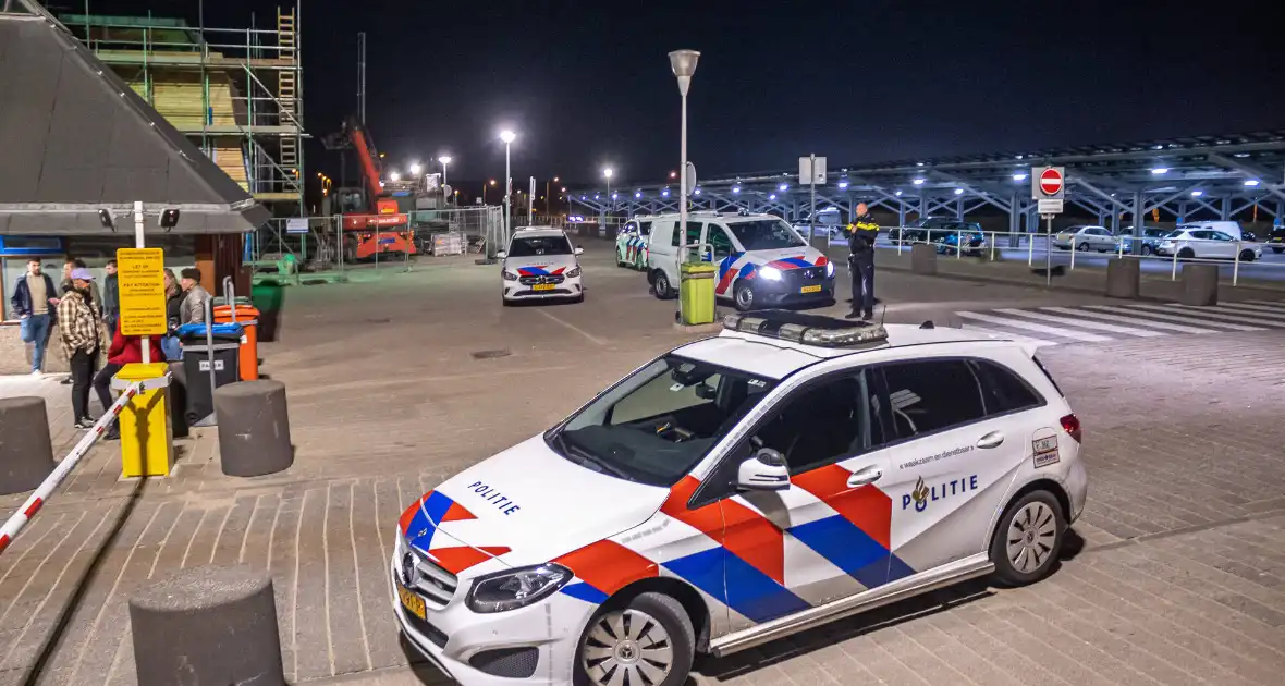 Steekpartij op strand met meerdere gewonden - Foto 1