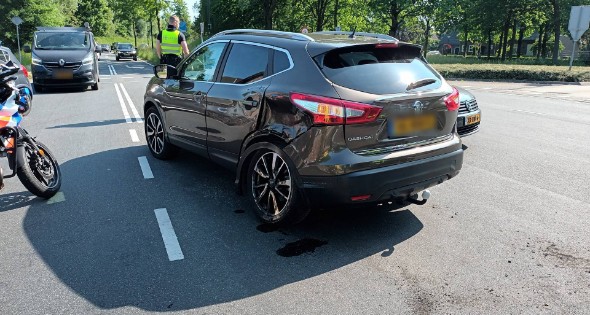 Motorrijder gewond bij botsing met auto op kruising - Afbeelding 2