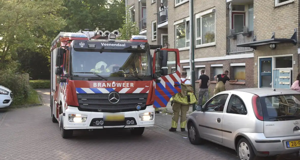 Brandweer ingezet voor vogelnest in muur - Foto 1