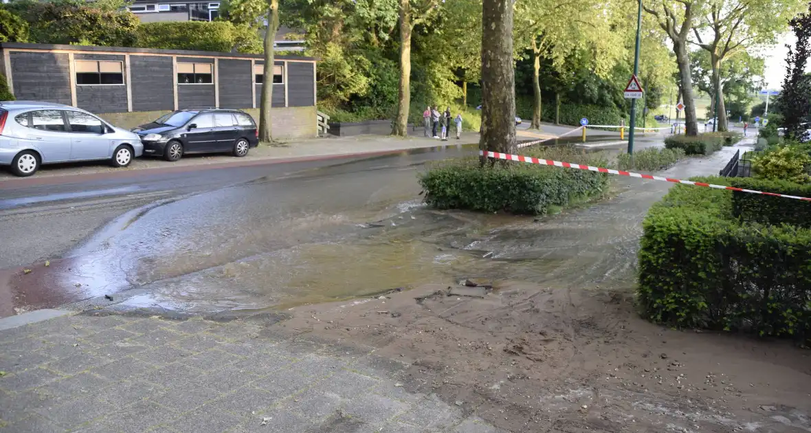 Opnieuw waterlekkage in woonwijk - Foto 17