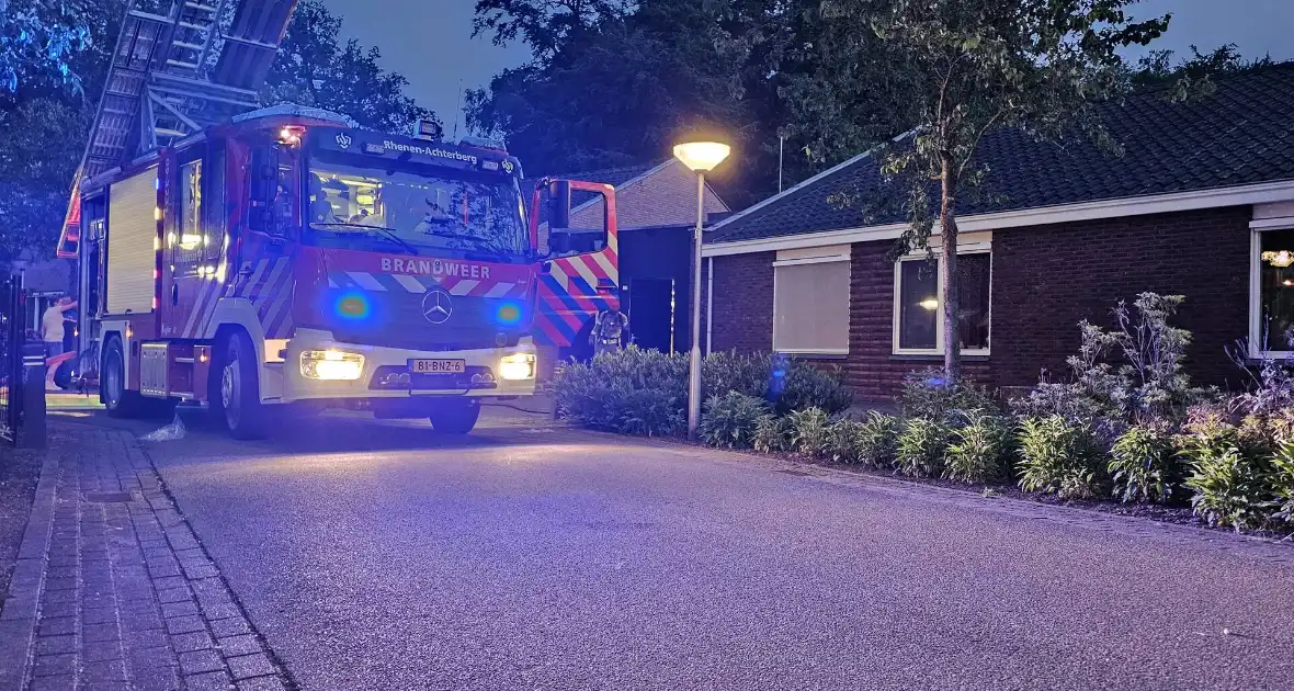 Rook van barbecue zorgt voor melding gebouwbrand - Foto 1