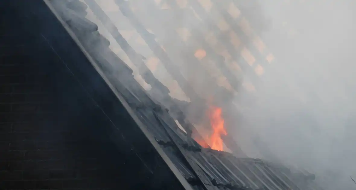 Schuur van restaurant verwoest door brand - Foto 4