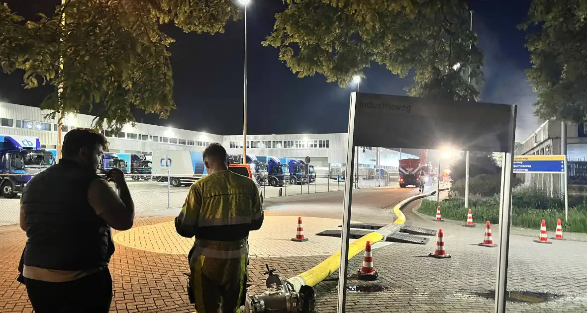 Flinke brand in meubelfabriek - Foto 3