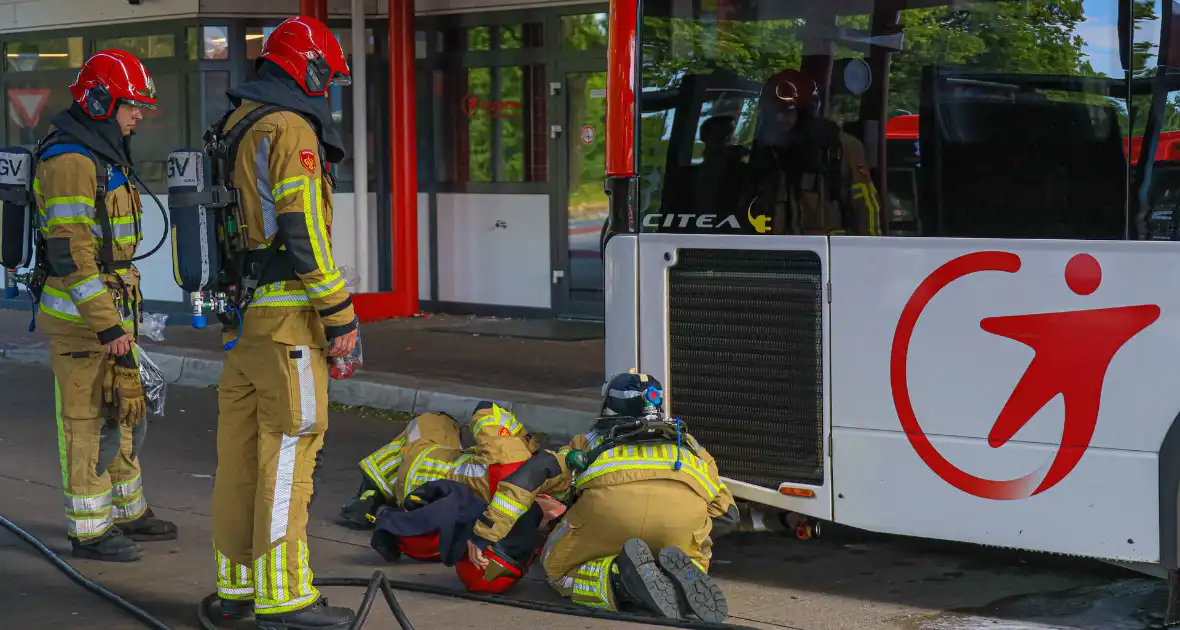 Lijnbus vliegt bijna in brand - Foto 3