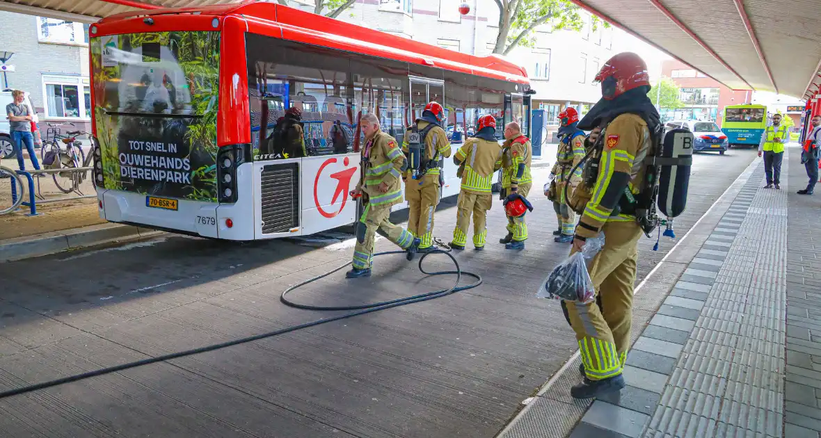 Lijnbus vliegt bijna in brand - Foto 4