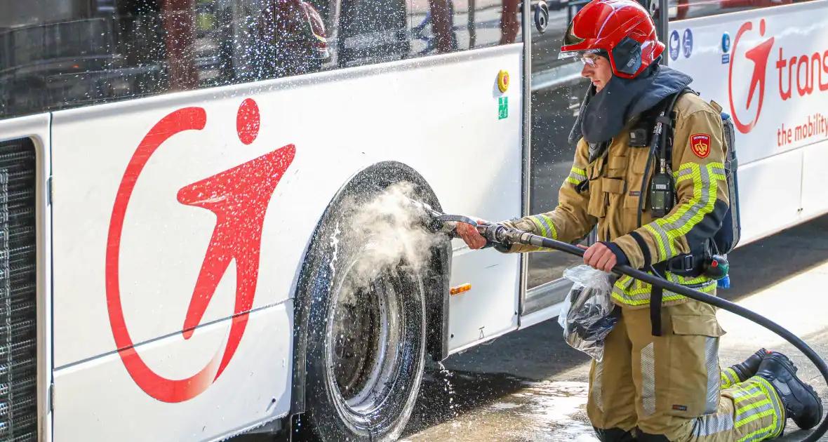 Lijnbus vliegt bijna in brand - Foto 6