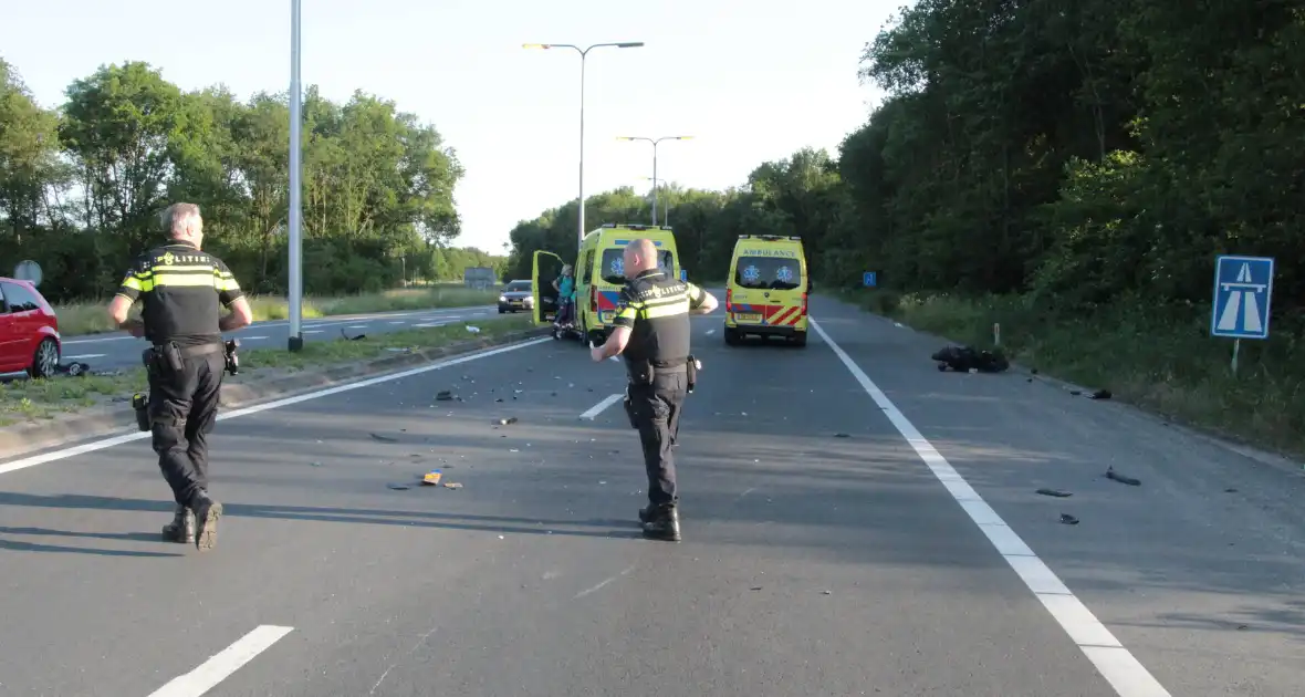 Flink ongeval tussen automobilist en scooterrijder - Foto 1