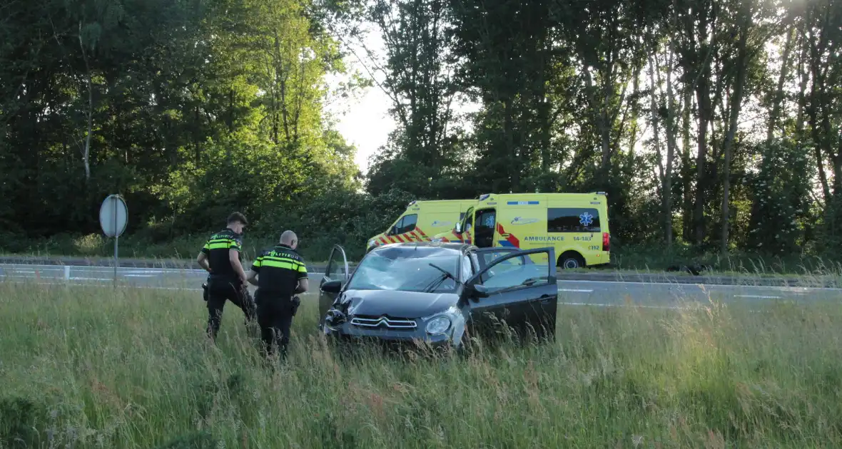 Flink ongeval tussen automobilist en scooterrijder - Foto 7