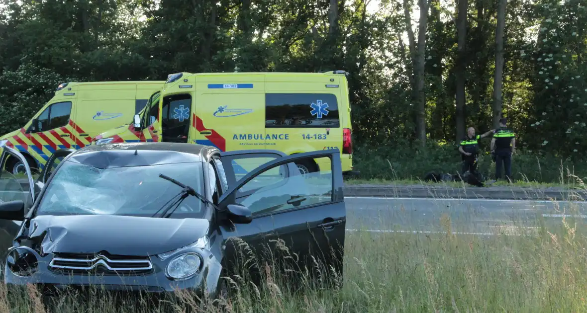 Flink ongeval tussen automobilist en scooterrijder - Foto 8